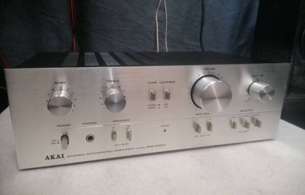 Akai AM-2250