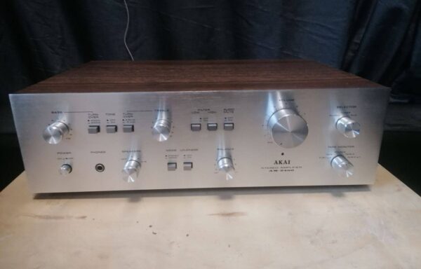 Akai AM-2400